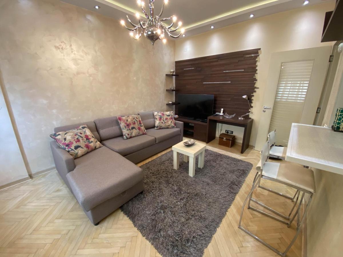 Home Center Apartment Belgrado Exterior foto